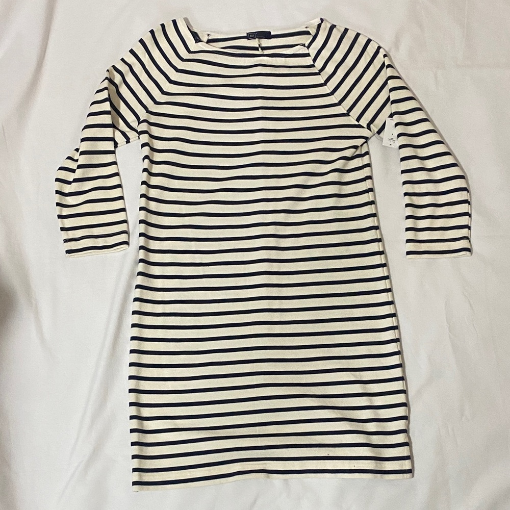 BNWT GAP Navy and White Striped Quarter Sleeve Dress